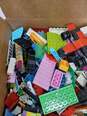 9.5lb Lot of Assorted Building Bricks and Blocks image number 2