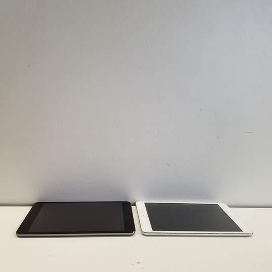 Apple iPad Minis (A1432 & A1490) For Parts Only image number 3