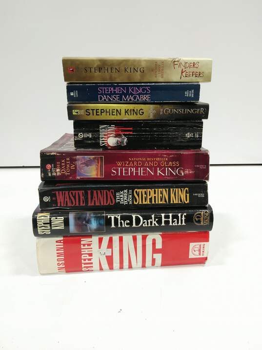 Bundle of 8 Asorted Stephen King Novels image number 3