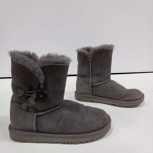 Uggs Boots Gray Size 2 image number 1