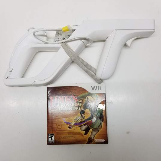 Sealed Link's Crossbow Training w/Wii Zapper image number 1