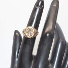 10K Yellow Gold Diamond Accent St. Mary's Notre Dame Signet Ring Size 5.5 alternative image