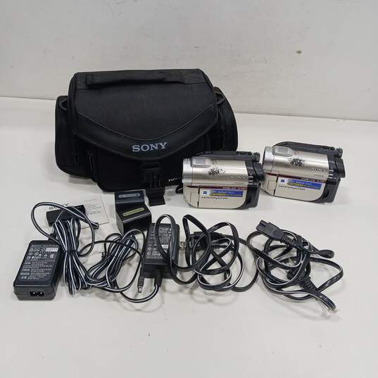 Pair Of Sony Hybrid DCR-DVD650 Handy Cameras In Carrying Case image number 1