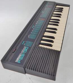 VNTG Yamaha Model PSS-130 PortaSound Electronic Keyboard/Piano alternative image
