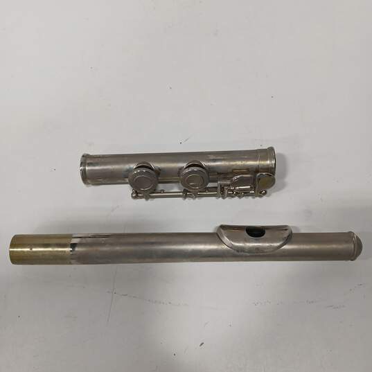 Bundy Flute W/Case image number 2