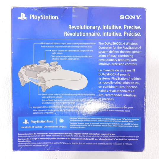 Manette sans fil Dualshock 4 pour PlayStation 4 Intuitive. Révolutionnaire.