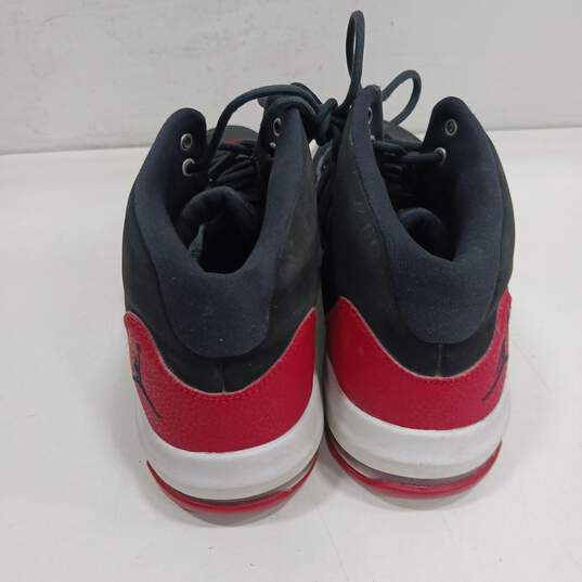 Men's Black & Red Nike Jordan Max Aura Shoes Size 9.5 image number 4