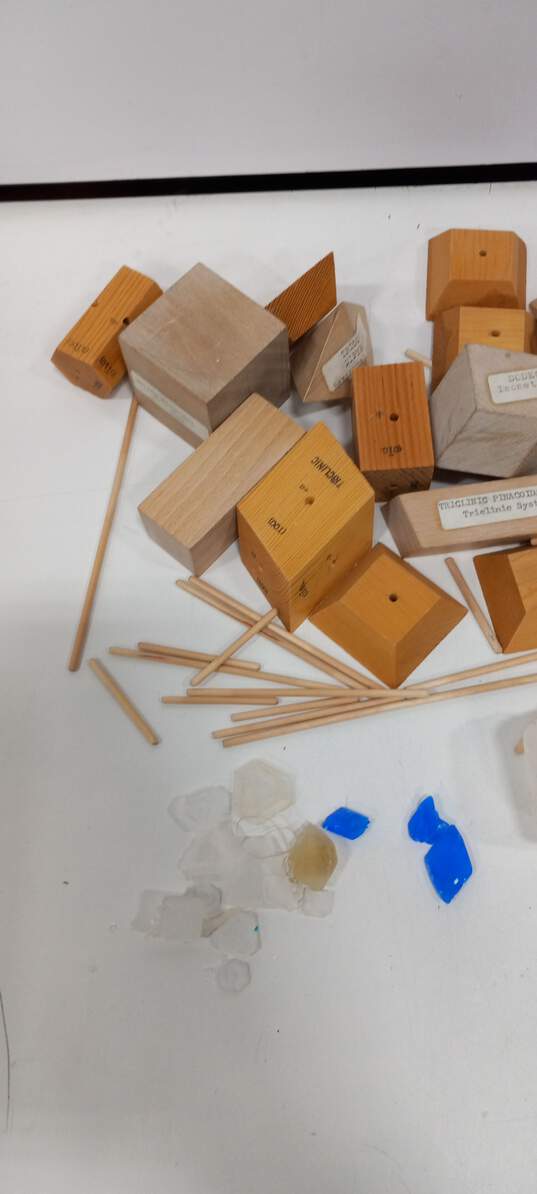 Wooden Isometric Systems Construction Set image number 4
