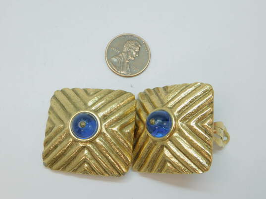 Vintage Charles Jourdan Paris Goldtone Blue Glass Orb Textured Ridges Square Statement Clip On Earrings 51.7g image number 3