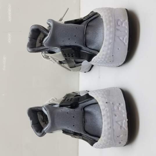 Nike Air Huarache Men's - Size 10 image number 2