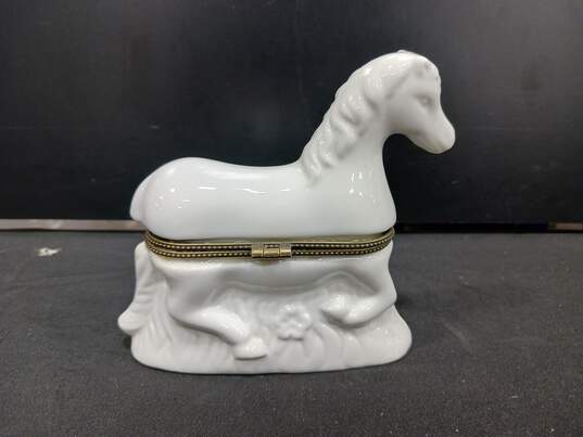 Vintage White Horse Pony Hinged Ceramic Trinket Box image number 3