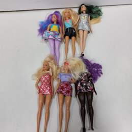 Bundle of 15 Assorted Barbie Dolls alternative image