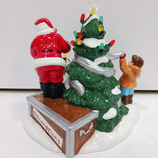 Department 56 Santa Comes to Town Ceramic Figure image number 2