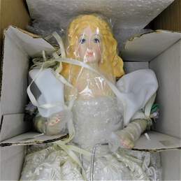 The Hamilton Collection Playing Bride Porelain Doll Maud Humphry Bogart COA IOB alternative image