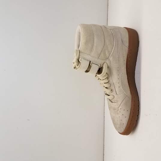 Puma Suede High Tops Size 8 image number 2