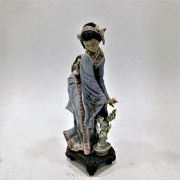 Retired Lladro 1984 Mayumi Japanese Geisha Woman Tending Flowers 1449 Porcelain Figurine