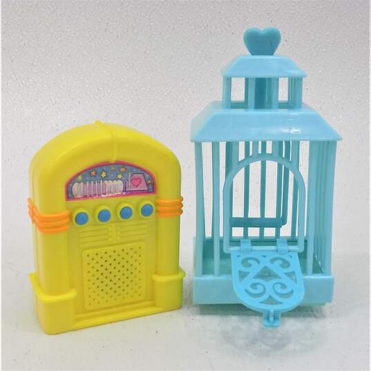 VNTG Melanie's Mall Playset W/ Dolls Accessories Clothing Furniture Pets image number 11