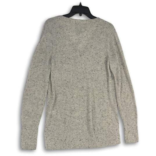 NWT GAP Womens Gray Knitted V-Neck Long Sleeve Pullover Sweater Size M image number 2
