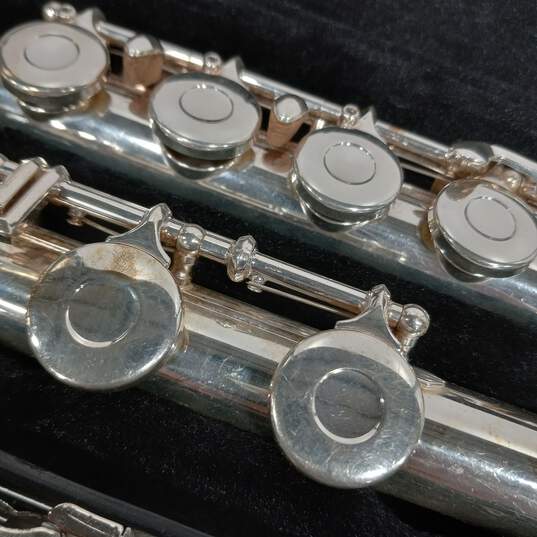 Gemeinhardt Silver Tone Flute In Hard Case image number 2