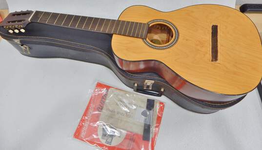 VNTG Harmony Brand H910 Model Classical Acoustic Guitar w/ Hard Case (Parts and Repair) image number 8