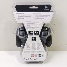 Dual Action Controller for PC alternative image