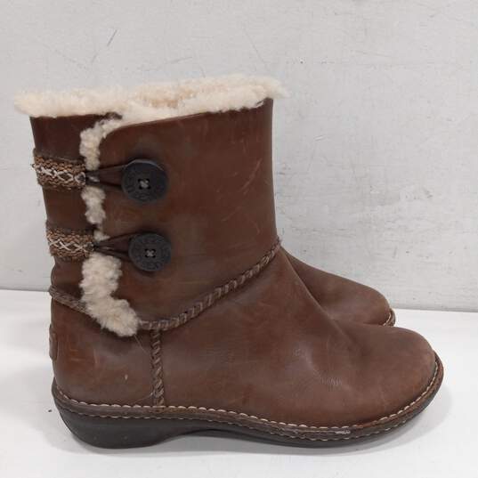 Ugg Women's S/N 3336 Brown Leather Lillie Sheepskin Winter Boots Size 10 image number 2