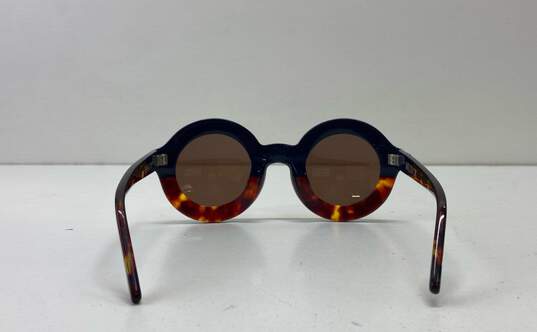 WildFox Twiggy Duo Tone Tortoiseshell Sunglasses Multicolor One Size image number 4