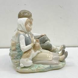 Lladro Porcelain Figurine Friendship Boy, Girl and Puppy Ceramic Art alternative image