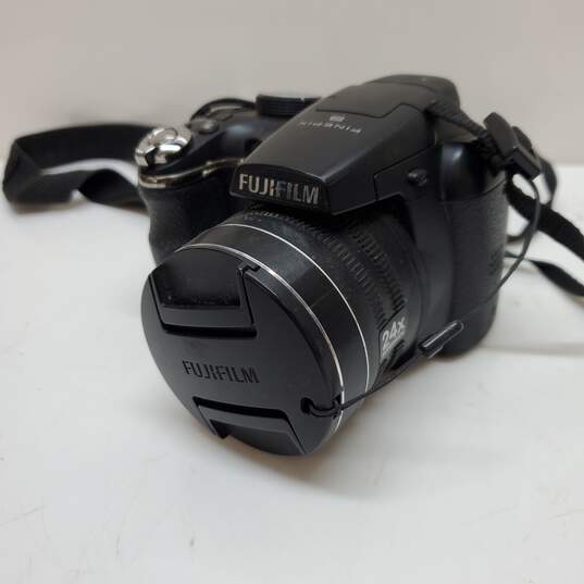 Fujifilm FinePix S4200 14 MP LCD Digital Camera 24X Optical Zoom image number 1