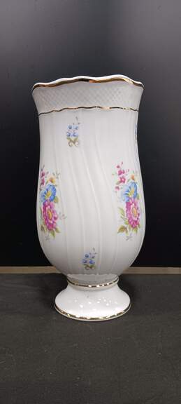 Vintage Hollohaza White And Floral Print Ceramic Vase alternative image