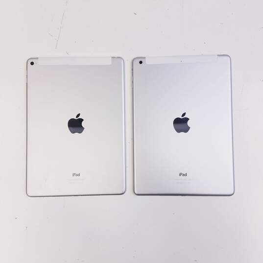 Apple iPad (A1475 & 1A567) - Lot of 2 - LOCKED image number 3