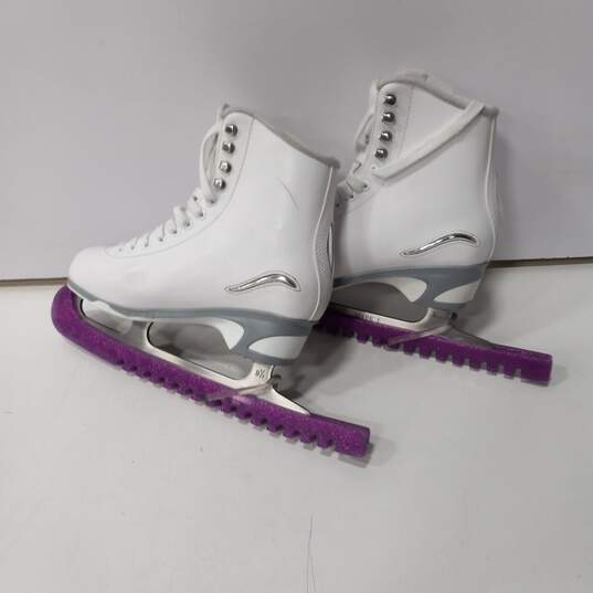 Pair of Jackson White Leather Ice Skates Size 7 image number 3