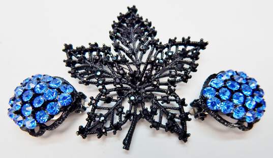 VNTG Weiss Icy Black Leaf Brooch w/Icy Blue Clip-On Earrings 34.4g image number 1