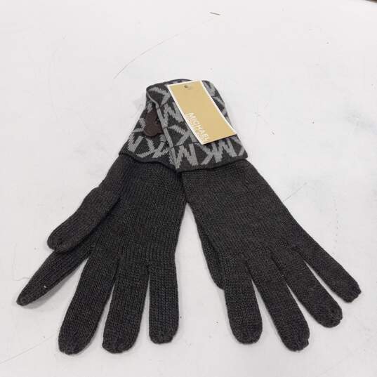 Michael Kors Women's Gray Monogram Knit Hat & Gloves O/S NWT image number 3