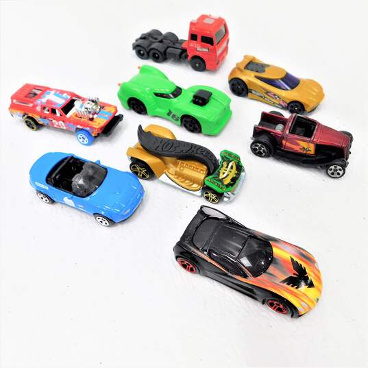 Assorted Die Cast Toy Cars 2000s & Newer Matchbox Hot Wheels & more image number 4