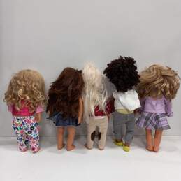 Bundle of 5 Assorted Our Generation Dolls alternative image