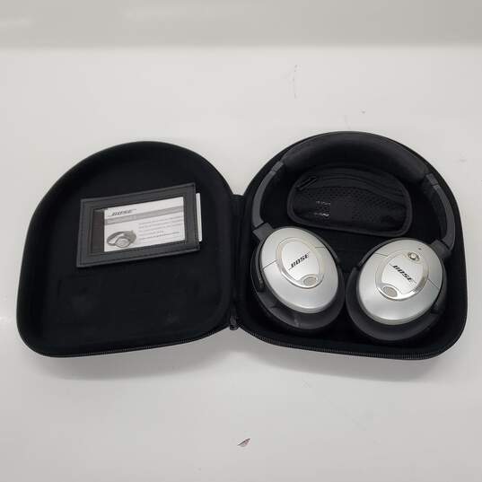 Bose QuietComfort 15 Acoustic Noise Cancelling Headphones image number 1