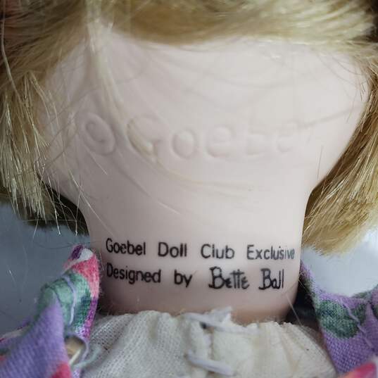 Goebel Bette Ball Porcelain Dolls 2pc Bundle image number 4