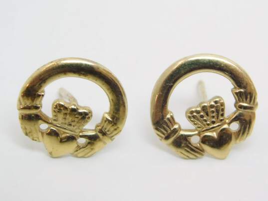 10K Gold Claddagh Circle Post Earrings 1.8g image number 3
