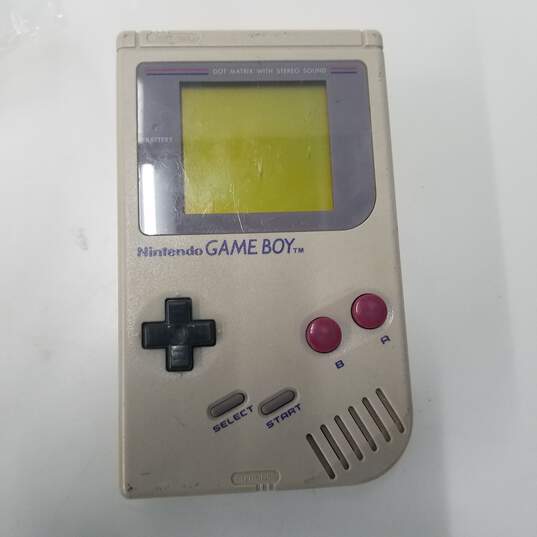 Nintendo Game Boy image number 1