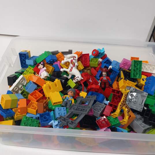 8lb Bundle of Assorted Lego Duplo Blocks and Bricks image number 5
