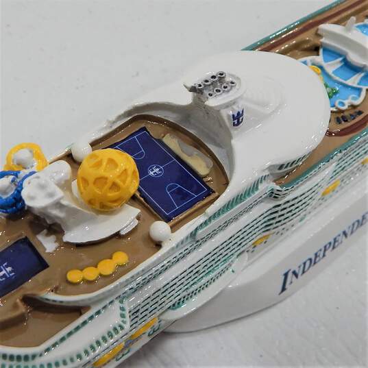 Royal Caribbean Official Licensed Ship Model Independence of the Seas IOB image number 7