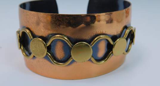 Vintage Mid Century Modern Copper & Brass Cuff Bracelets 90.9g image number 4