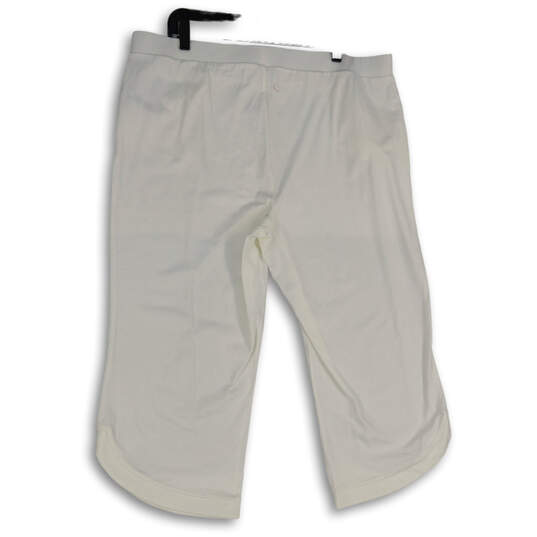 NWT Womens White Flat Front Elastic Waist Capri Pants Size 3 image number 2