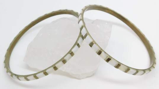 Set of 4 - VNTG Brass & MOP Inlay Bracelets image number 3