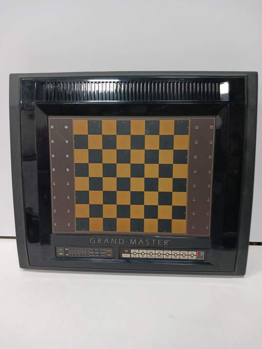 MB Electronic Chess Game image number 2