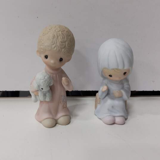 Vintage PRECIOUS MOMENTS 'come let us adore him'Figurines IOB image number 5