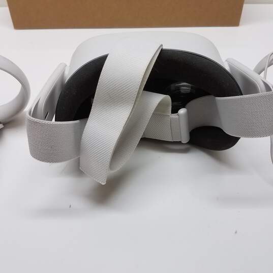 Meta Oculus Quest 2 64GB Standalone VR Headset - White - IN BOX image number 5