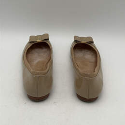 Womens Beige Leather Almond Toe Slip On Classic Ballet Flats Size 7.5 alternative image