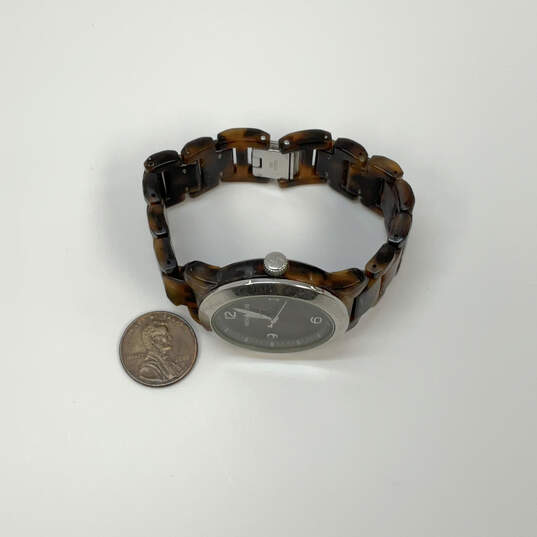 Designer Michael Kors Silver-Tone Tortoise Acrylic Analog Quartz Wristwatch image number 2